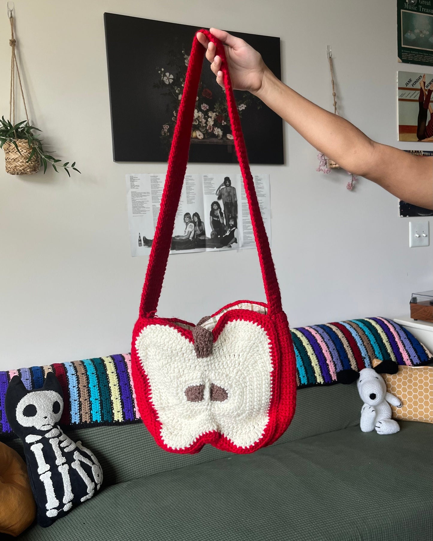 apple shoulder bag