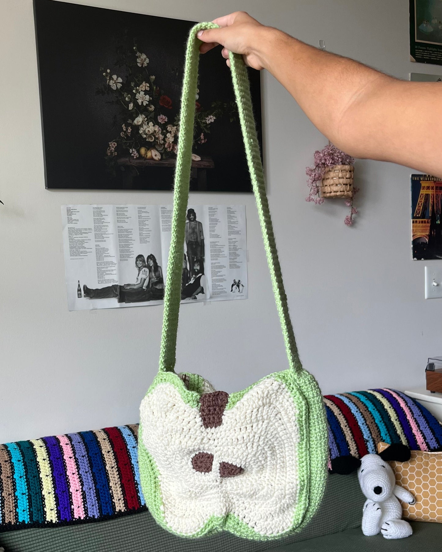 apple shoulder bag